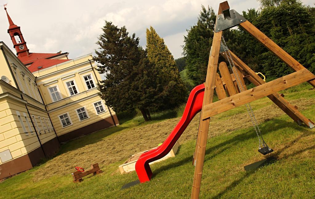 Penzion Zamek Rozsochatec Extérieur photo